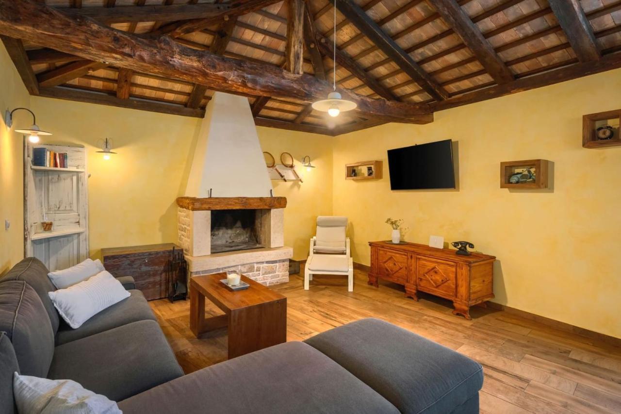 Family Villa Elizabeta With Pool In Umag Cepljani Eksteriør billede