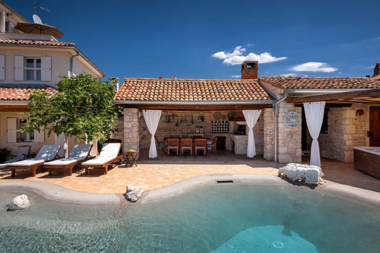 Family Villa Elizabeta With Pool In Umag Cepljani Eksteriør billede